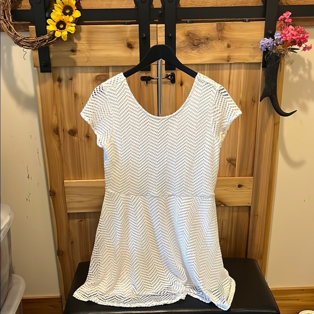 Aeropostale White Textured Midi Dress with a V-Back